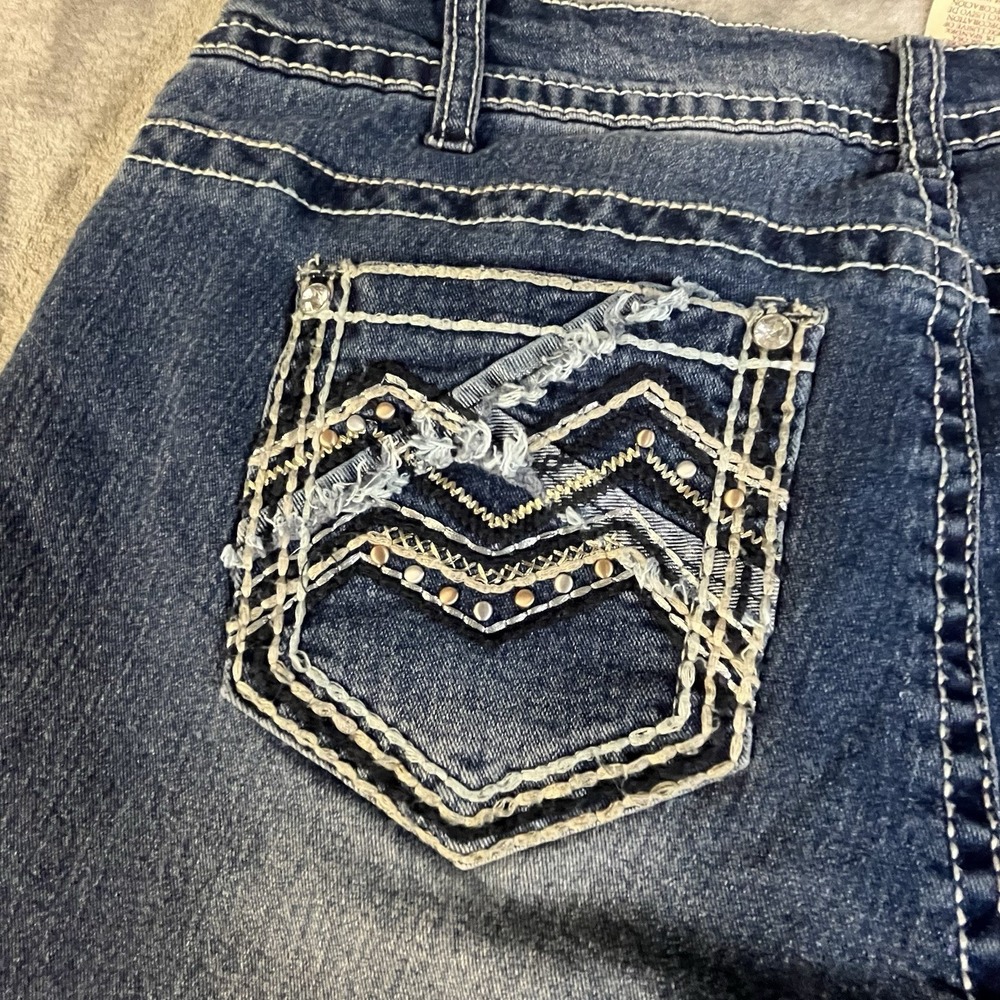 Faded Glory Jeans Womens 16W Medium Wash Embroidered Distressed Denim 35x24 - Picture 8 of 8